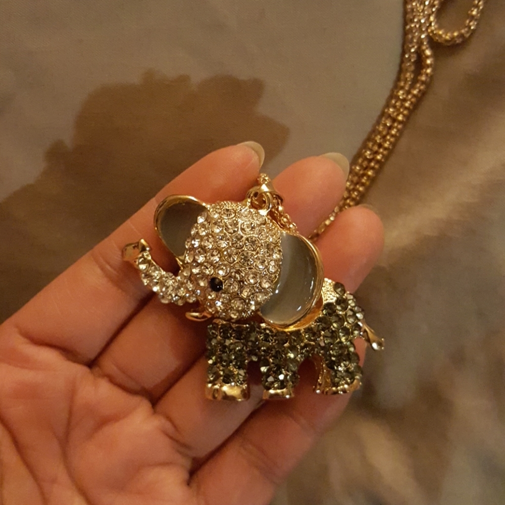 Betsy Johnson elephant necklace